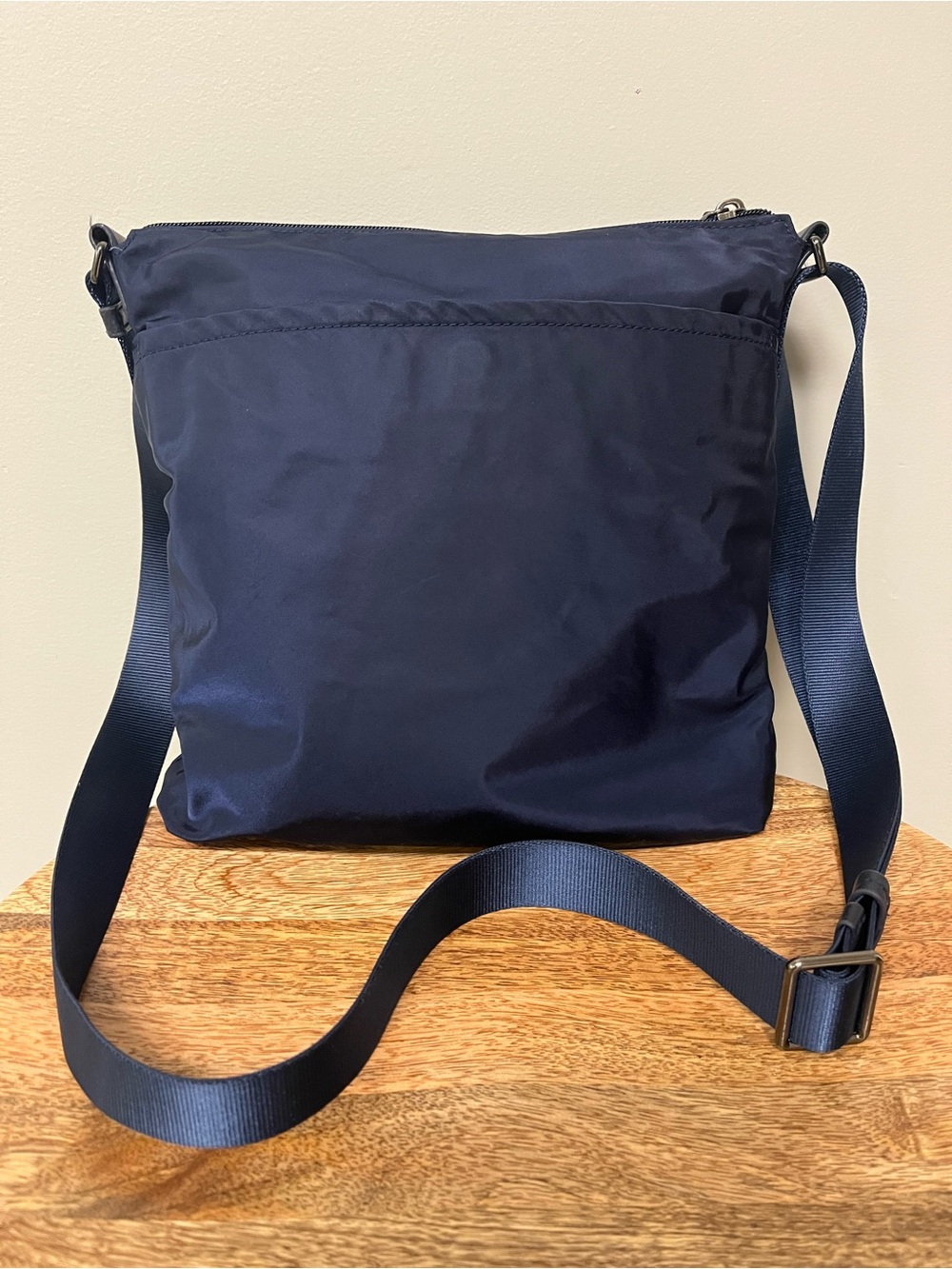 TUMI Voyageur Carmel Crossbody Bag in Midnight/Deep Navy - Picture 12 of 13